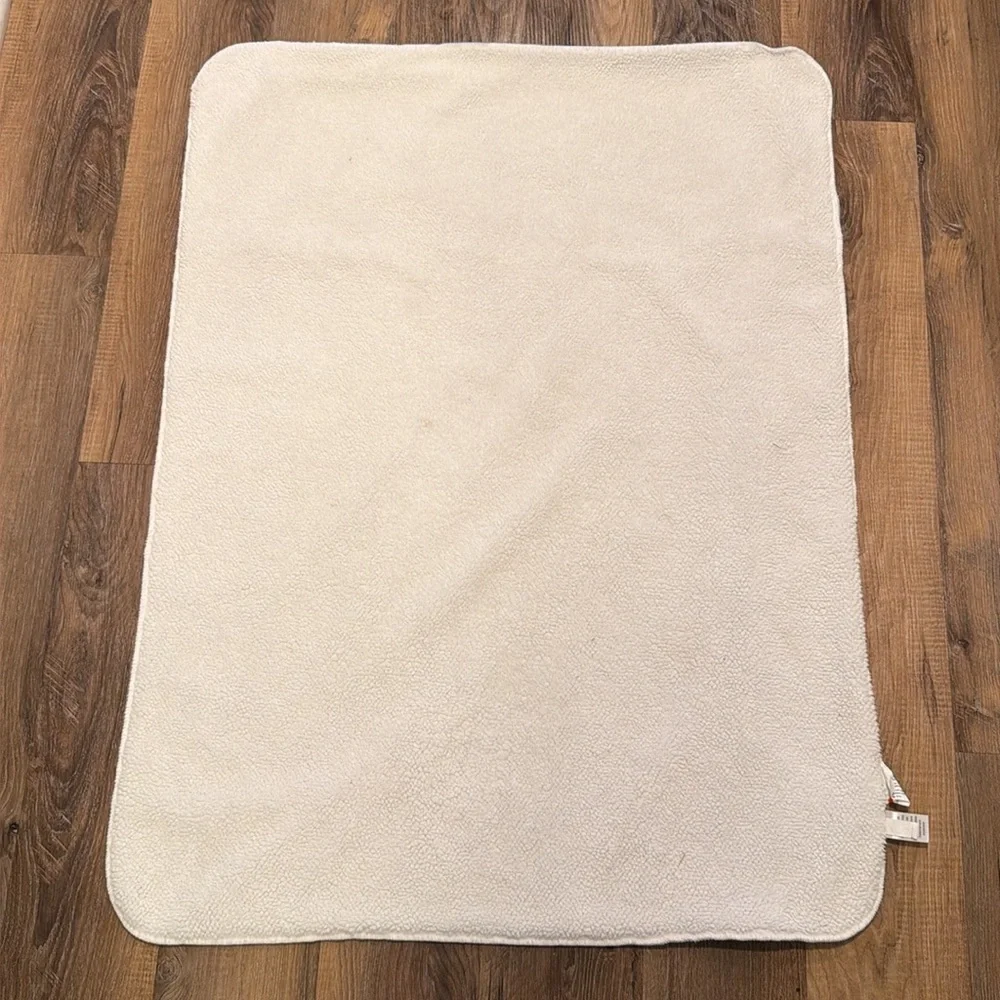 Lullaby Lane Gray Sheep Patterned Baby Blanket